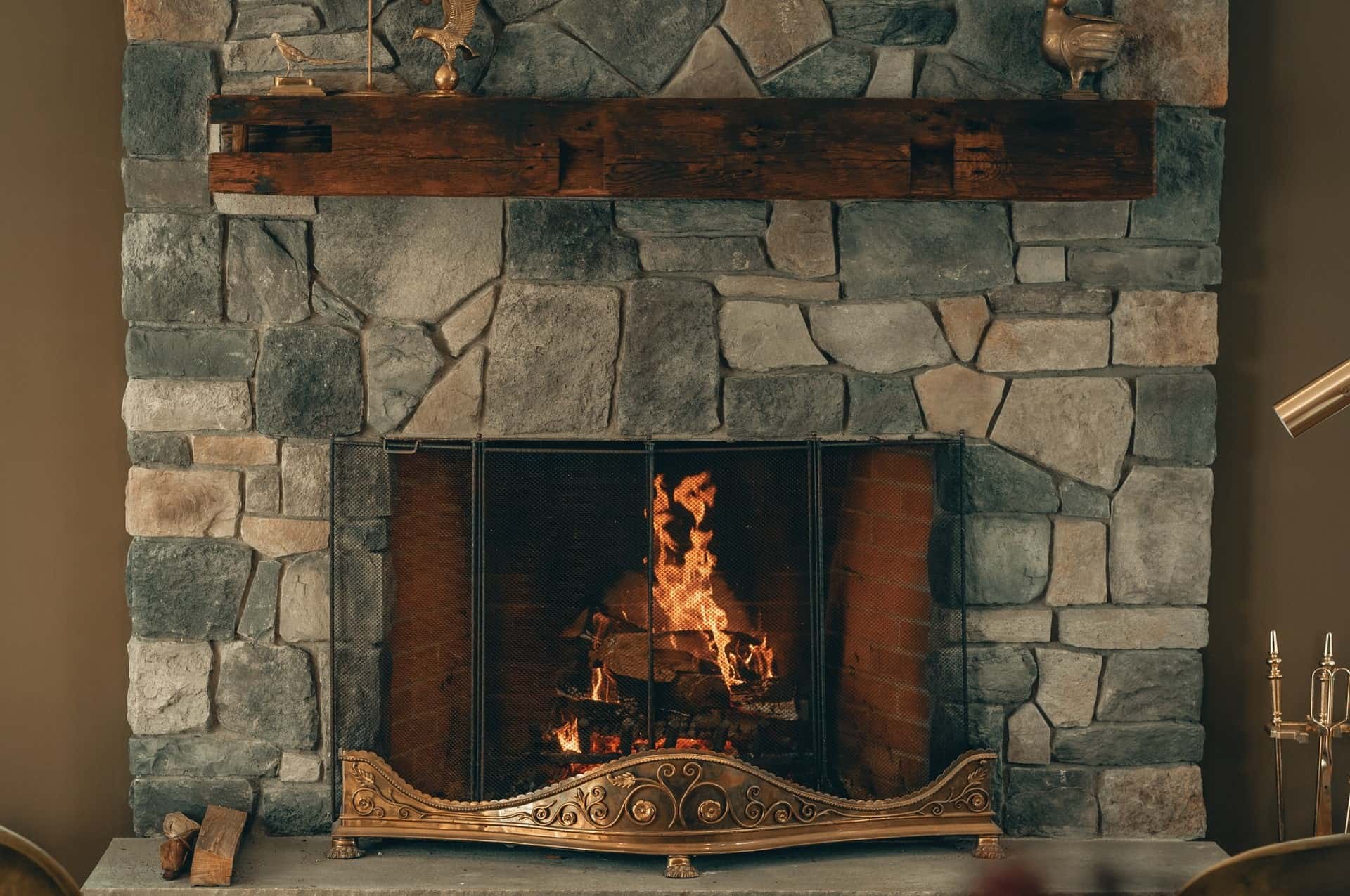 Calgary Masonry Pros are Calgary's Leading Residential & Commercial Masonry Company. Our masonry experts are dedicated professionals, serving the community for the past 15 years. Our team of masons are trained and qualified in commercial building code standards; specializing in Brick Work, Block Work, Stone Work, Re-pointing, Chimney Services, Fireplaces, small-to-medium sized commercial masonry construction and repair services.