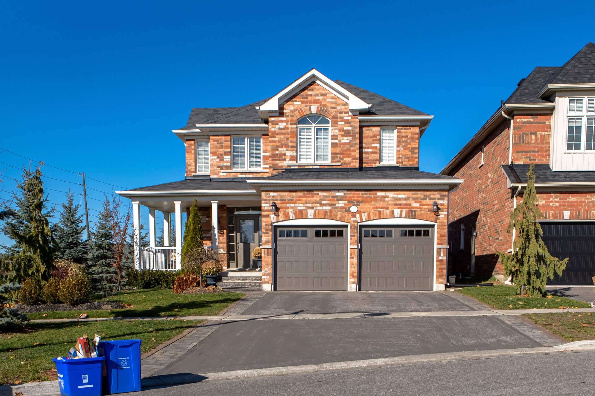 Calgary Masonry Pros are Calgary's Leading Residential & Commercial Masonry Company. Our masonry experts are dedicated professionals, serving the community for the past 15 years. Our team of masons are trained and qualified in commercial building code standards; specializing in Brick Work, Block Work, Stone Work, Re-pointing, Chimney Services, Fireplaces, small-to-medium sized commercial masonry construction and repair services.